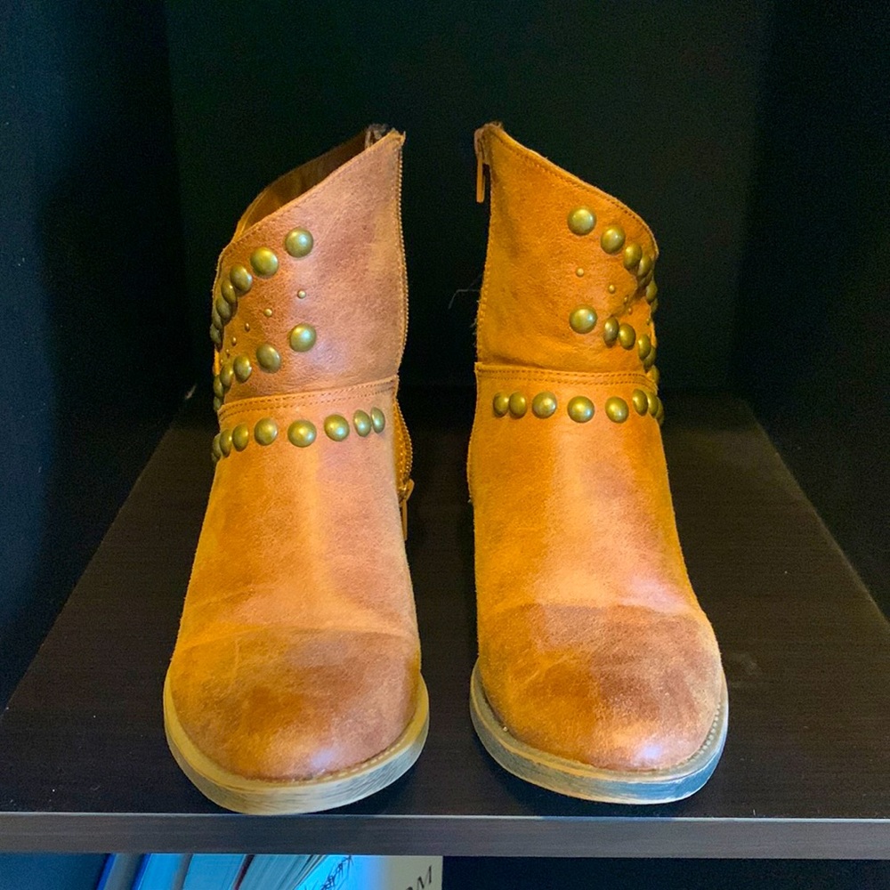 Coconuts by Matisse Brown Ankle Boots with Gold Studs
